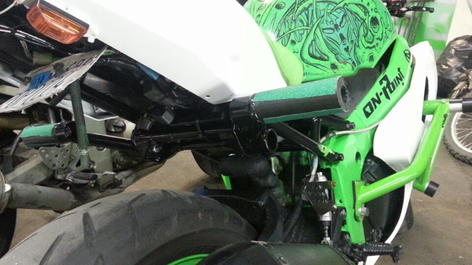 ON-POINT製 スタントケージ GSX-R600(04-05)