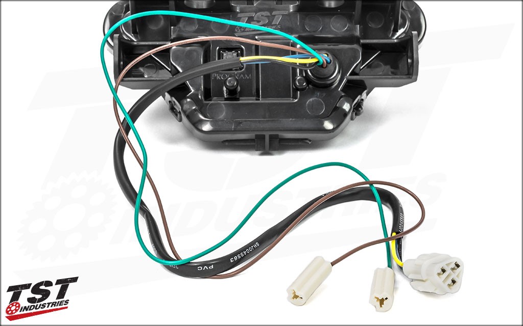 TST Industries YZF-R25/R3用 ウィンカー内蔵 LEDテールライト