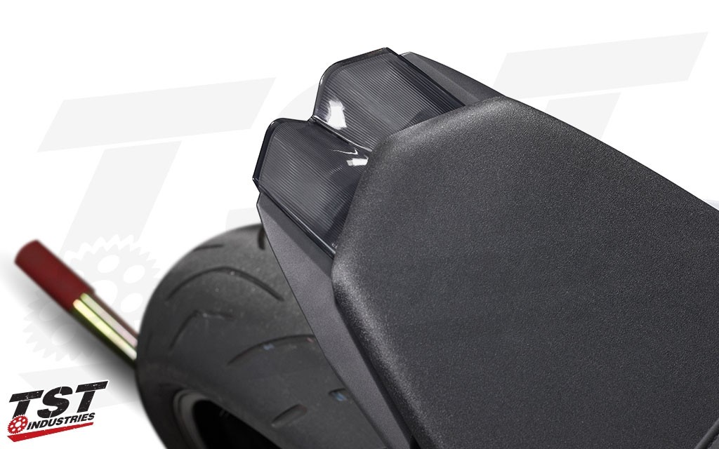 TST Industries MT09 (17-) ウィンカー内蔵 LEDテールライト