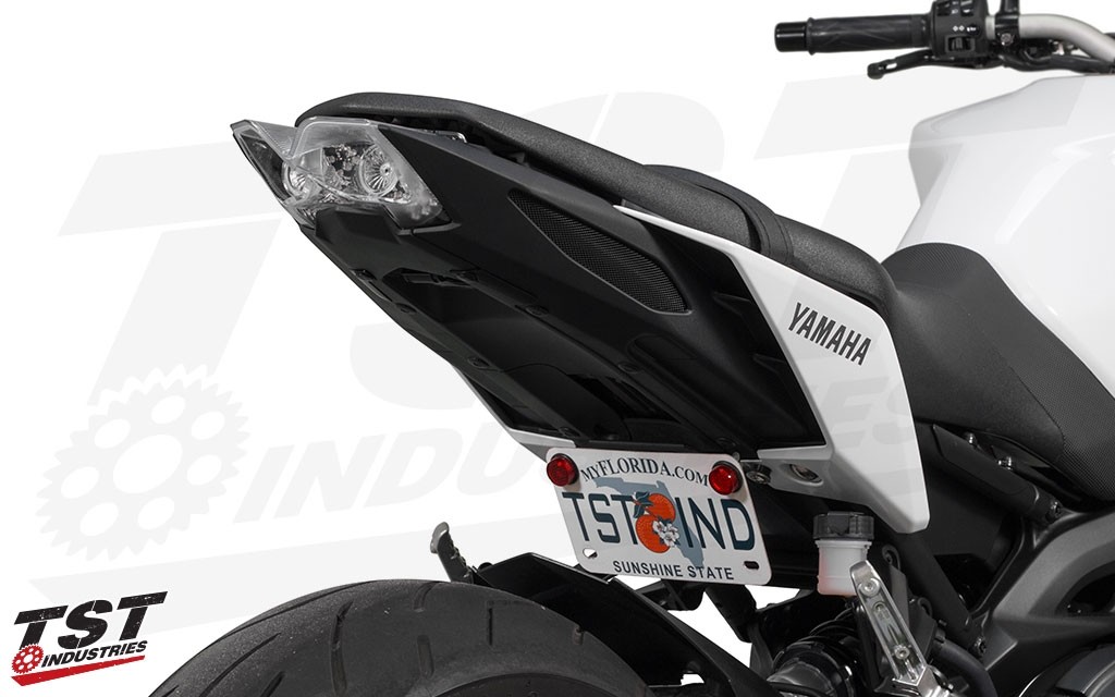 TST Industries MT09 (17-) ウィンカー内蔵 LEDテールライト
