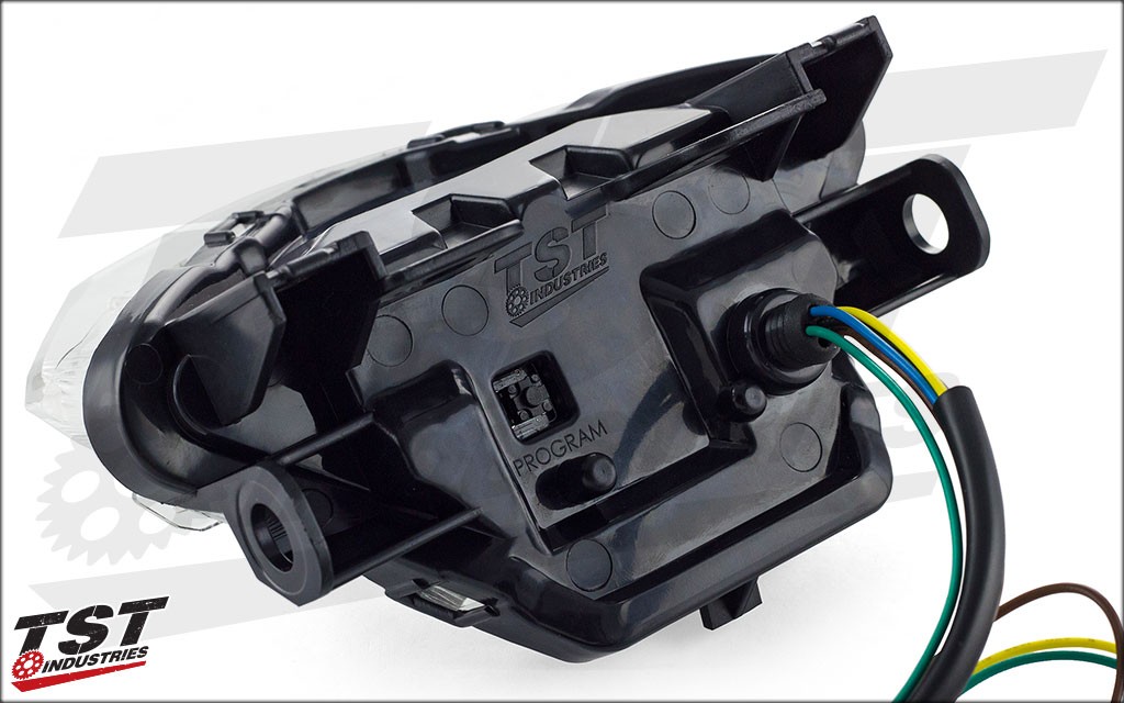 TST Industries YZF-R25/R3用 ウィンカー内蔵 LEDテールライト