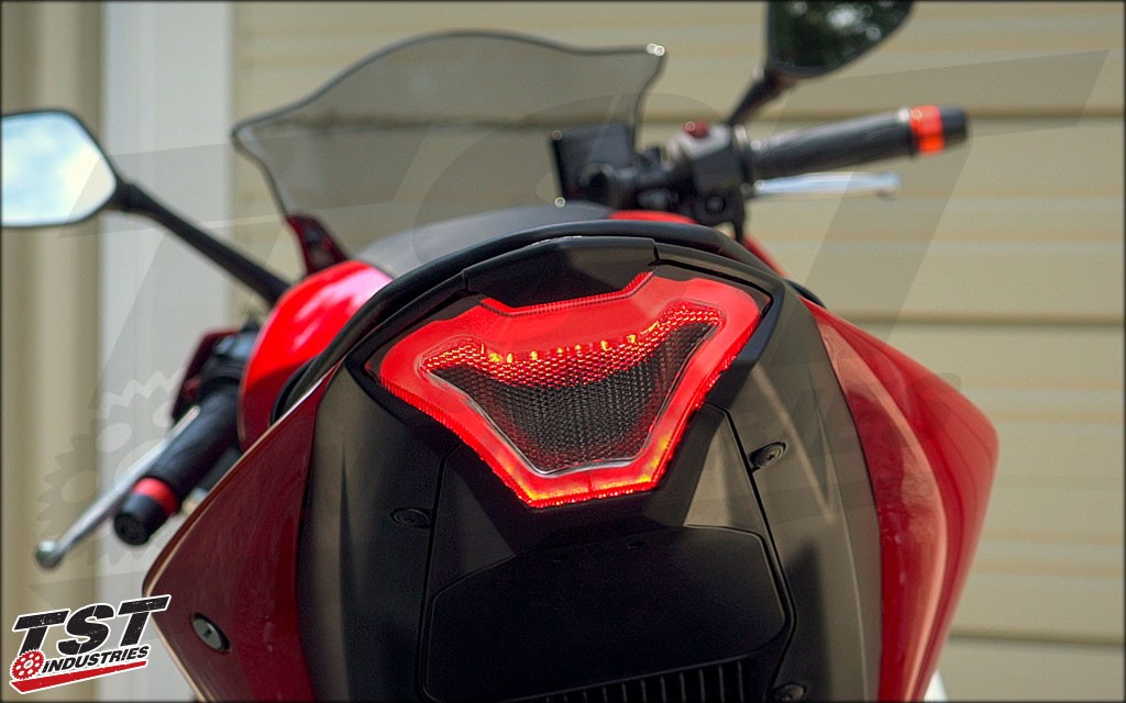 TST Industries YZF-R25/R3用 ウィンカー内蔵 LEDテールライト