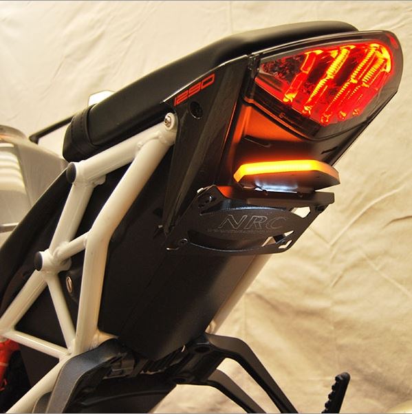 NRC KTM SuperDuke 1290 ウィンカー内蔵 Tuckedモデル フェンダーレスキット