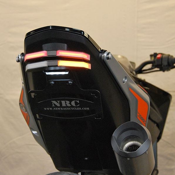 NRC KTM 790 Duke ウィンカー内蔵 Tuckedモデル フェンダーレスキット