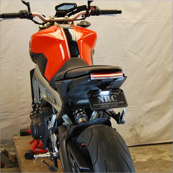 NRC FZ-09 / MT-09 (14-16) ウィンカー内蔵 スタンダード フェンダーレスキット