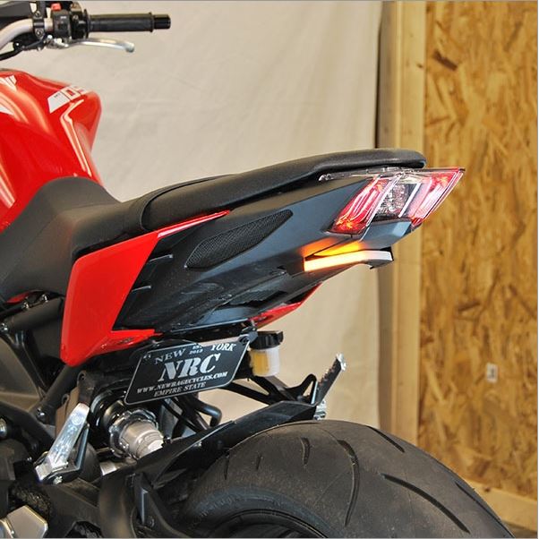 NRC MT-09 (17-) ウィンカー内蔵 Tuckedモデル フェンダーレスキット