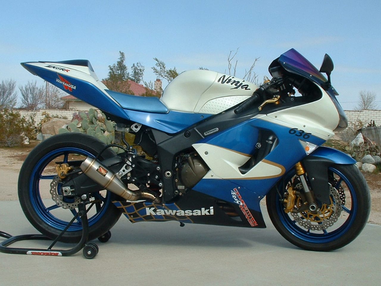COMPETITION WERKES ZX6R ZX6RR (05-06) スリップオン マフラー