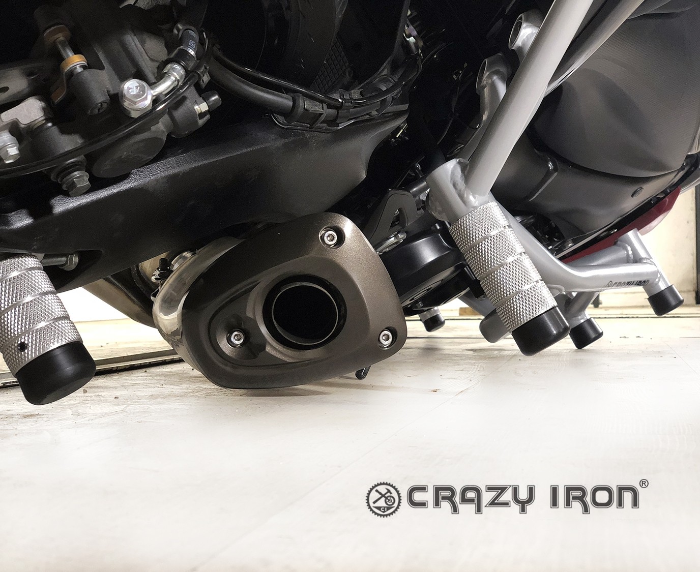 CRAZY IRON スタントケージ GSX-S1000
