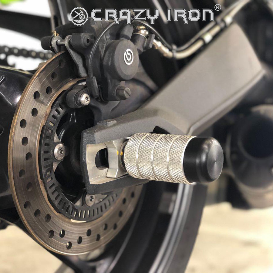 CRAZY IRON スタント用 リア アクスルスライダー トライアンフ ストリートトリプル 675 675R (07-)